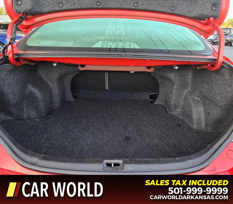 Toyota Camry Vehicle Full-screen Gallery Image 13