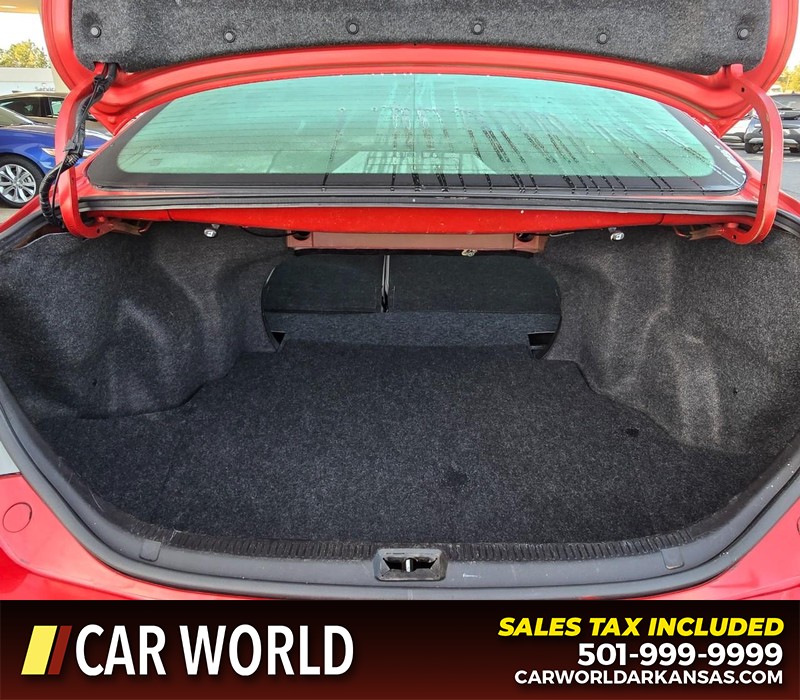 Toyota Camry Vehicle Full-screen Gallery Image 14