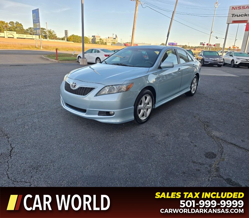 Toyota Camry Vehicle Full-screen Gallery Image 3
