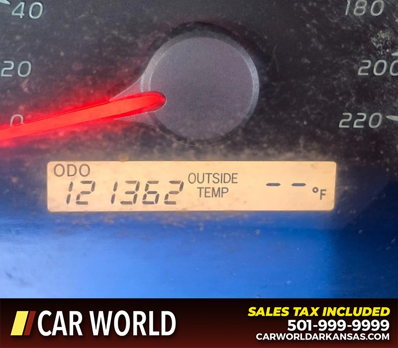 Toyota Camry Vehicle Full-screen Gallery Image 15