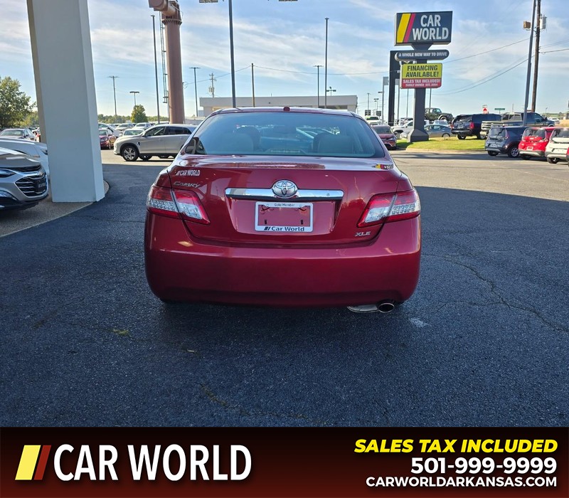 Toyota Camry Vehicle Full-screen Gallery Image 5