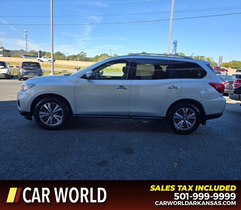 Nissan Pathfinder Vehicle Full-screen Gallery Image 4