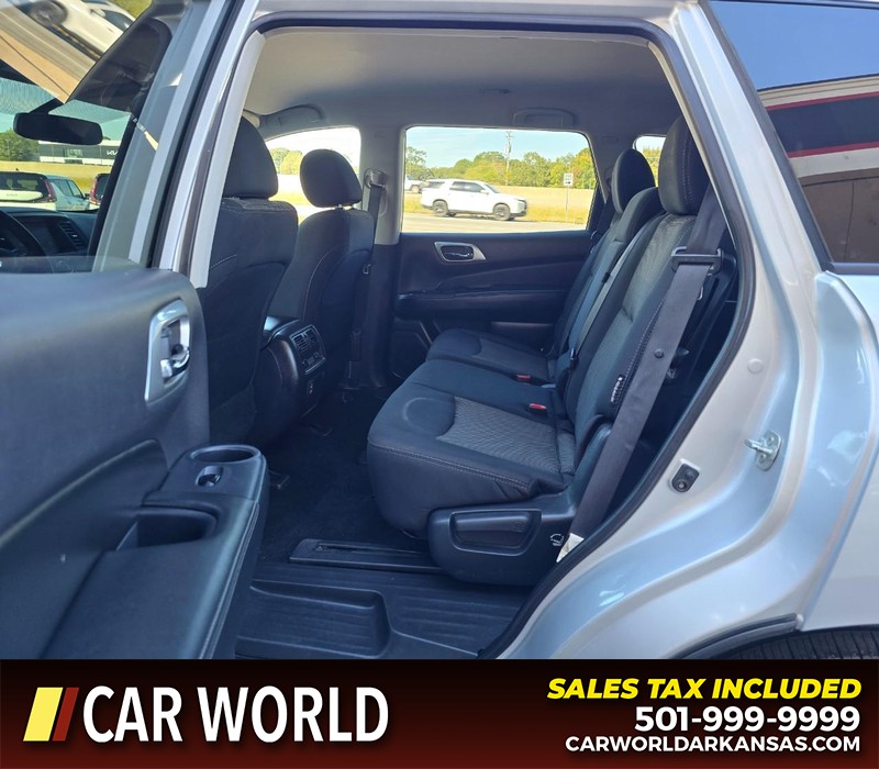 Nissan Pathfinder Vehicle Full-screen Gallery Image 10