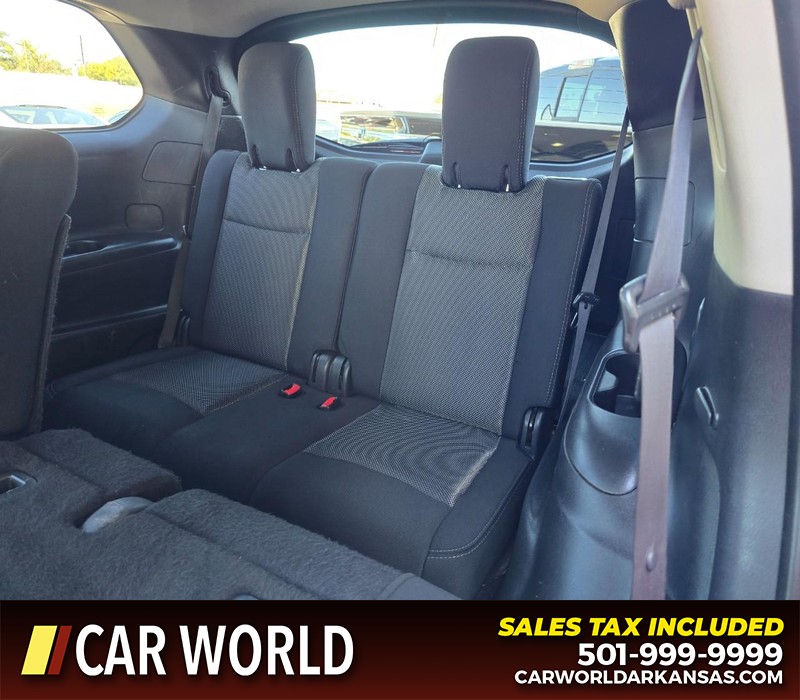 Nissan Pathfinder Vehicle Full-screen Gallery Image 11