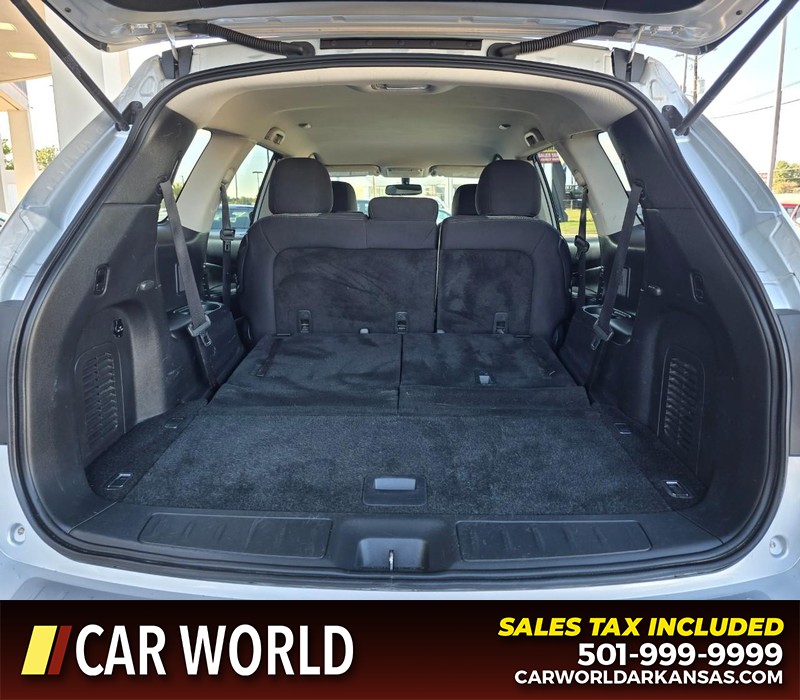 Nissan Pathfinder Vehicle Full-screen Gallery Image 16