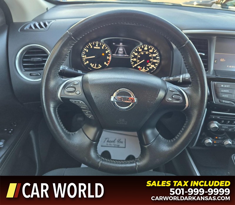 Nissan Pathfinder Vehicle Full-screen Gallery Image 18