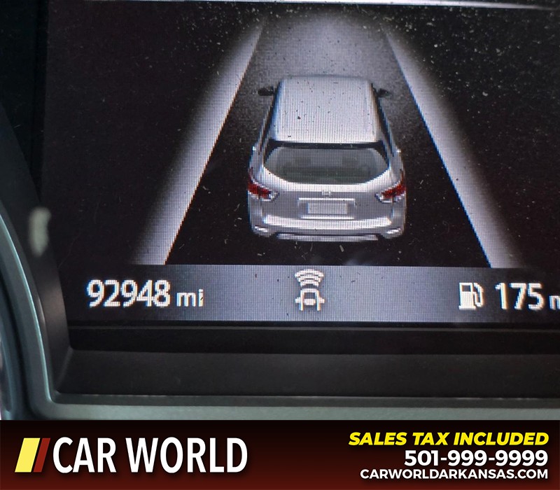 Nissan Pathfinder Vehicle Full-screen Gallery Image 19