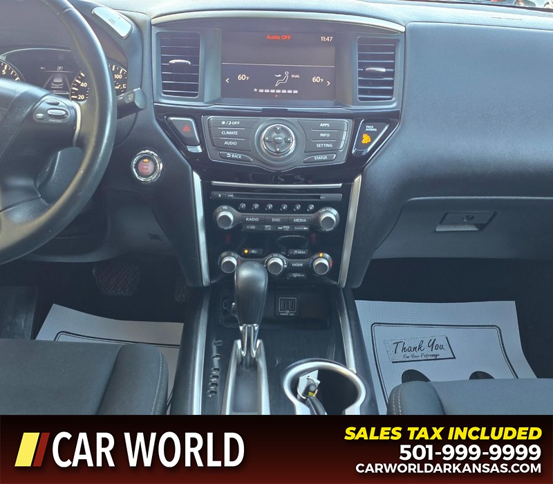 Nissan Pathfinder Vehicle Full-screen Gallery Image 21