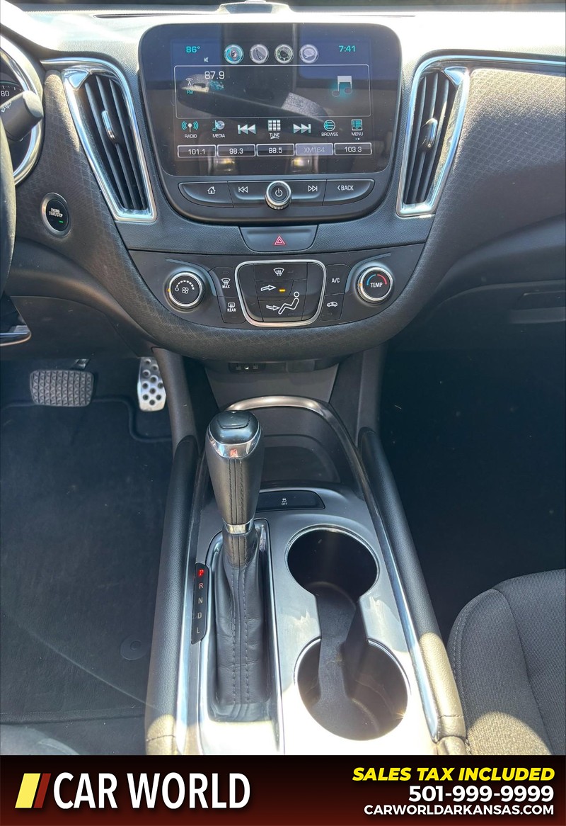 Chevrolet Malibu Vehicle Full-screen Gallery Image 17
