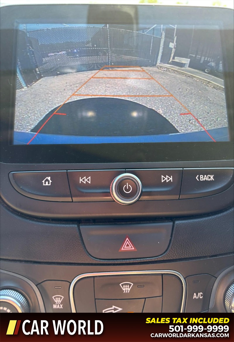 Chevrolet Malibu Vehicle Full-screen Gallery Image 18