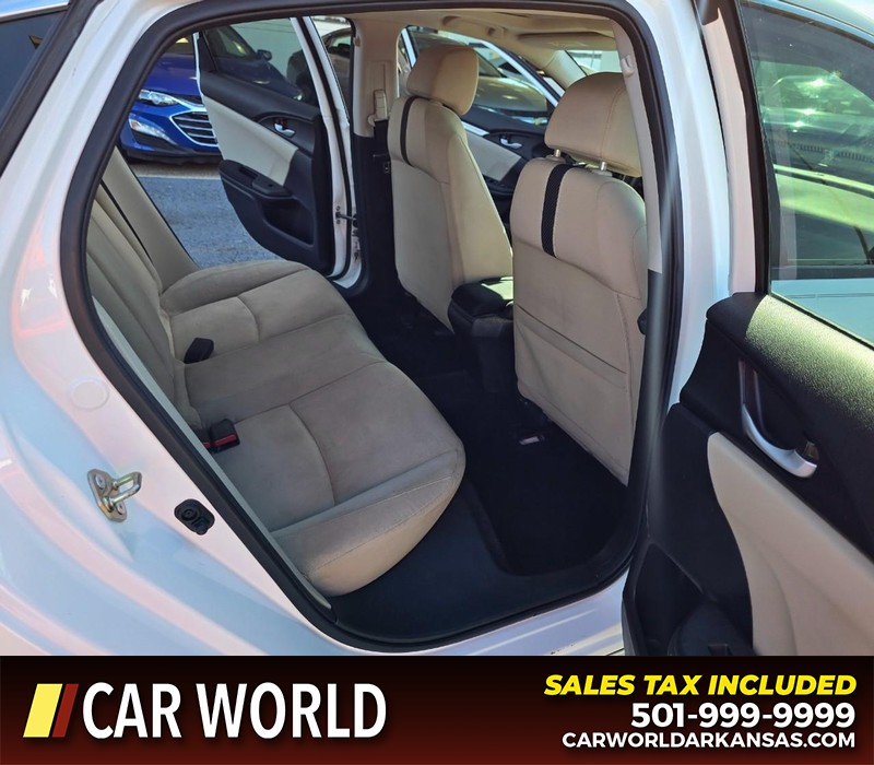 Honda Civic Sedan Vehicle Full-screen Gallery Image 12