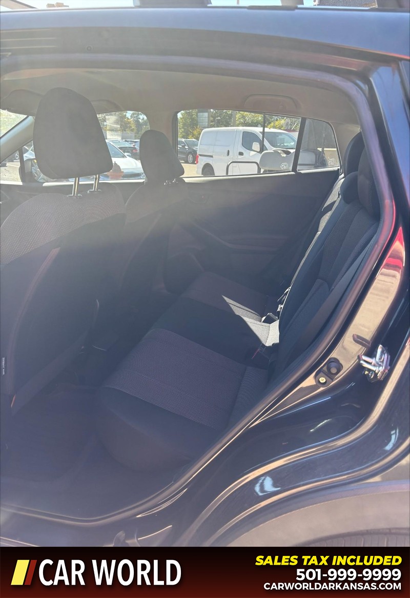 Subaru Crosstrek Vehicle Full-screen Gallery Image 15