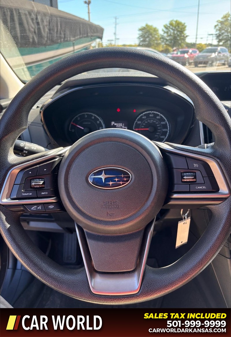 Subaru Crosstrek Vehicle Full-screen Gallery Image 19