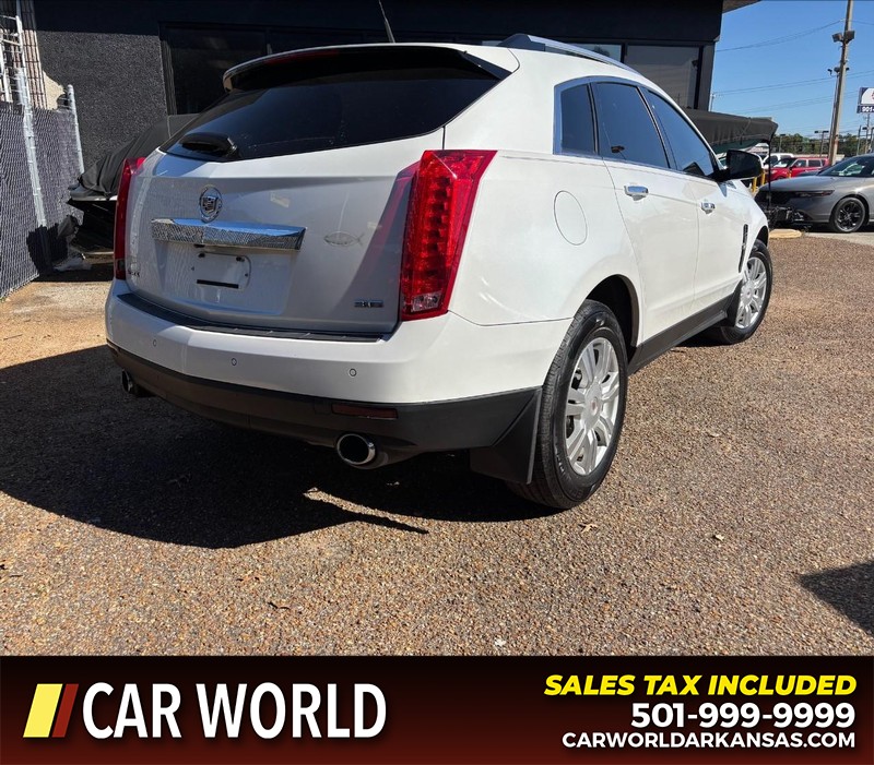 Cadillac SRX Vehicle Full-screen Gallery Image 3