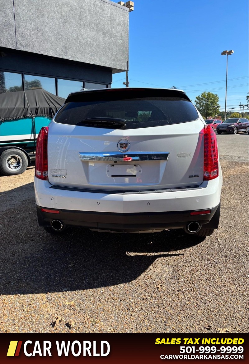 Cadillac SRX Vehicle Full-screen Gallery Image 4