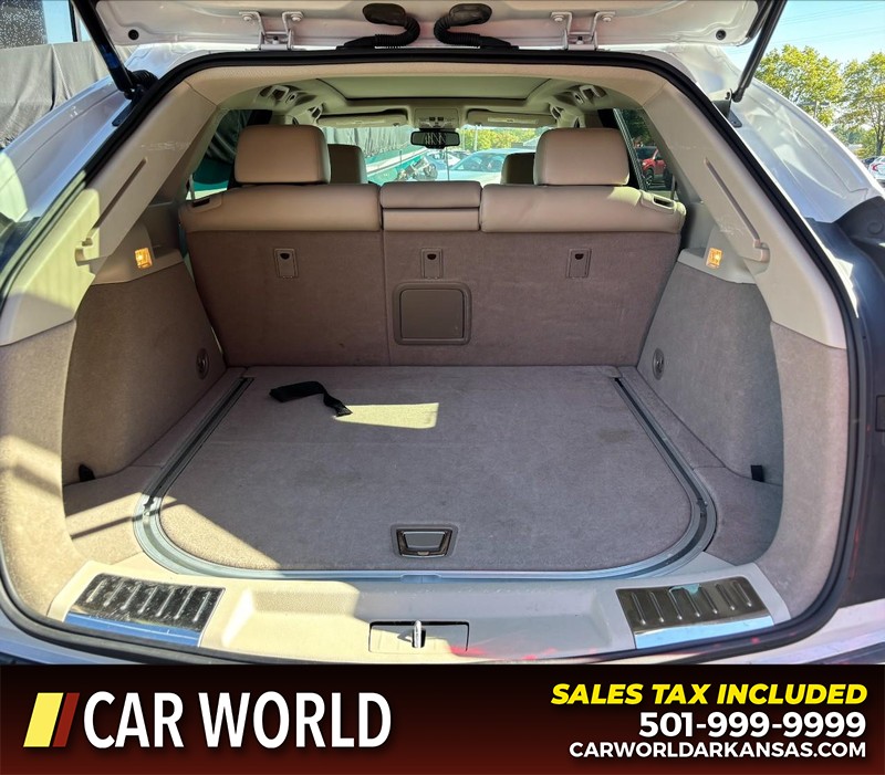 Cadillac SRX Vehicle Full-screen Gallery Image 6