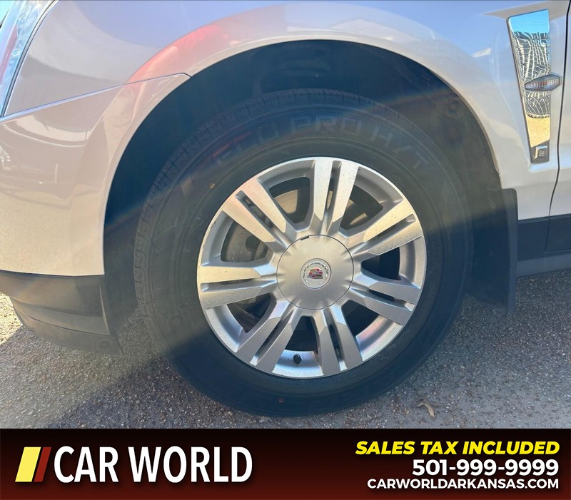 Cadillac SRX Vehicle Full-screen Gallery Image 11
