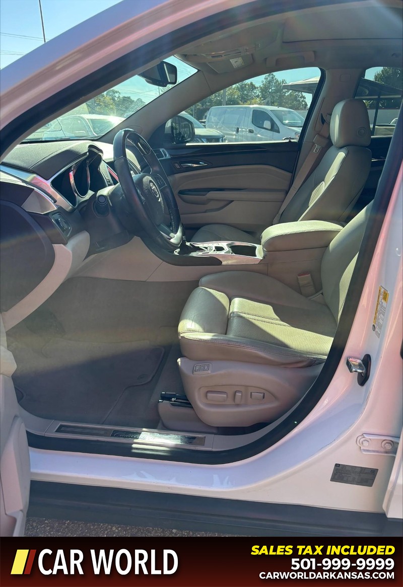 Cadillac SRX Vehicle Full-screen Gallery Image 13