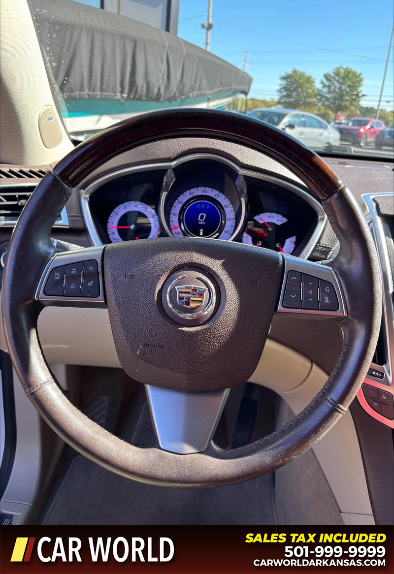 Cadillac SRX Vehicle Full-screen Gallery Image 17