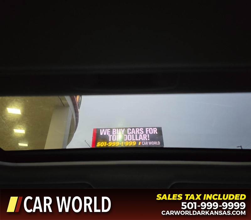 Toyota Camry Vehicle Full-screen Gallery Image 19