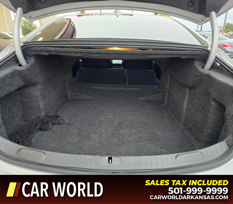 Chevrolet Impala Vehicle Full-screen Gallery Image 14