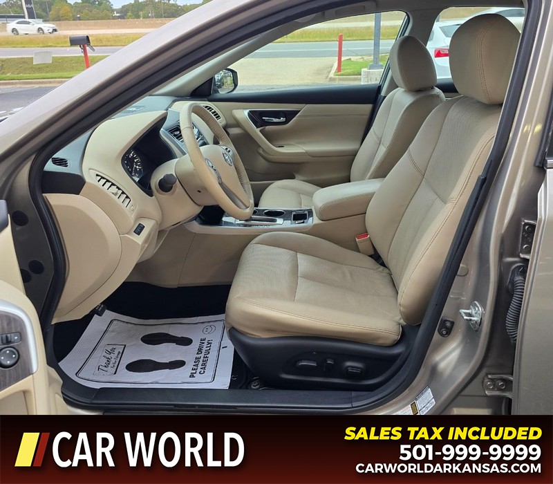 Nissan Altima Vehicle Full-screen Gallery Image 8