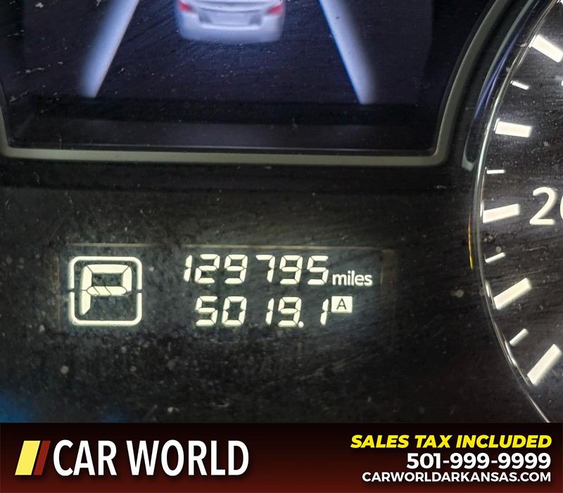Nissan Altima Vehicle Full-screen Gallery Image 16