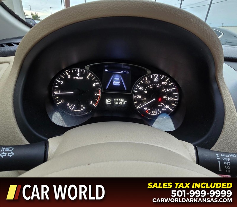 Nissan Altima Vehicle Full-screen Gallery Image 17