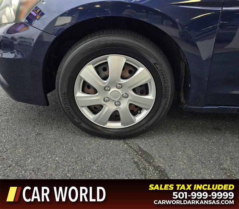 Honda Accord Sedan Vehicle Full-screen Gallery Image 6