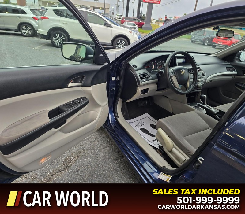 Honda Accord Sedan Vehicle Full-screen Gallery Image 7