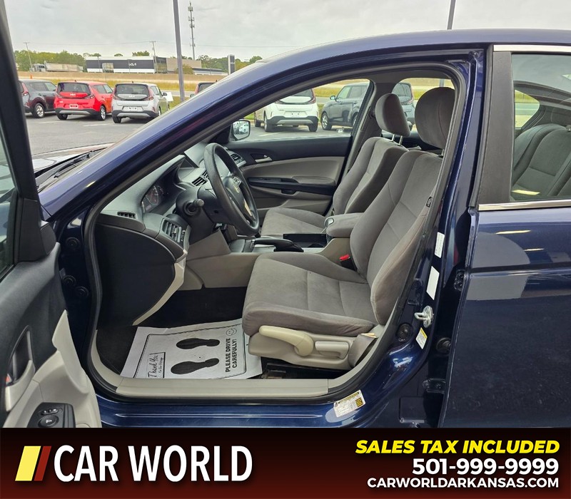 Honda Accord Sedan Vehicle Full-screen Gallery Image 8