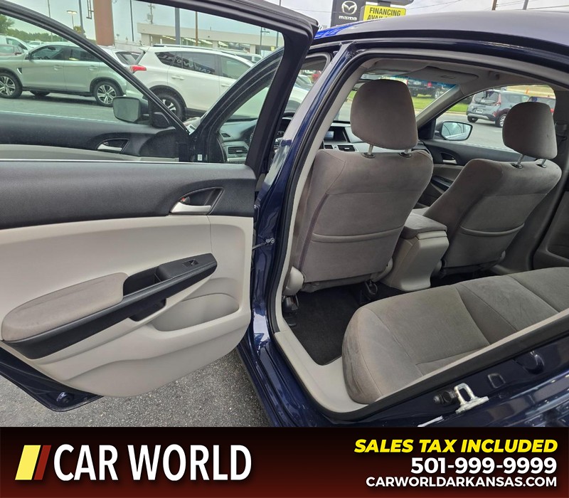Honda Accord Sedan Vehicle Full-screen Gallery Image 9