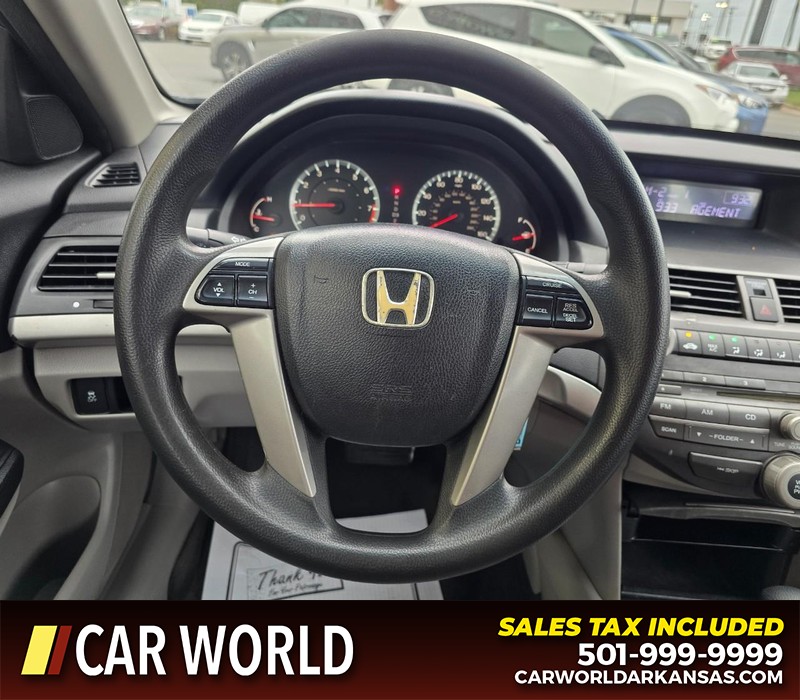 Honda Accord Sedan Vehicle Full-screen Gallery Image 14