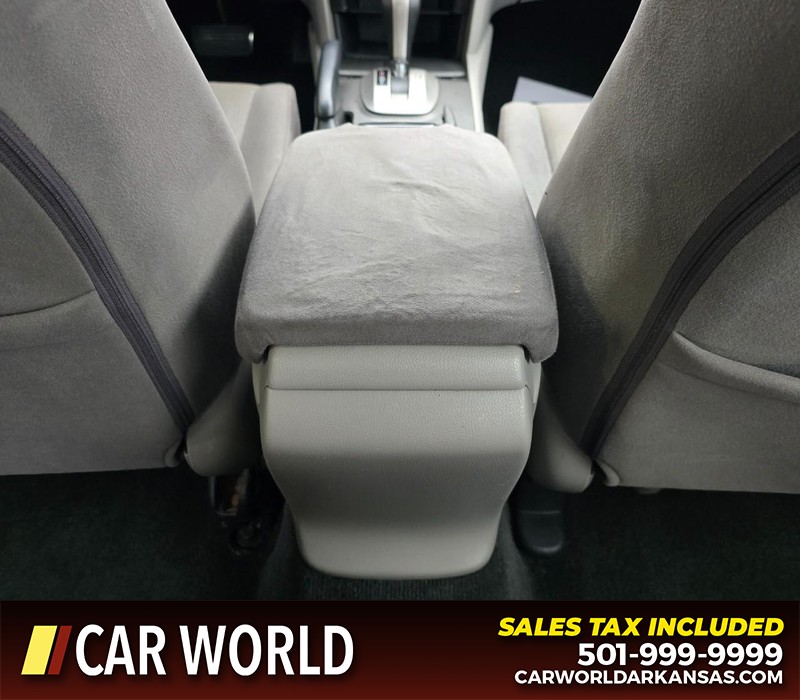 Honda Accord Sedan Vehicle Full-screen Gallery Image 18