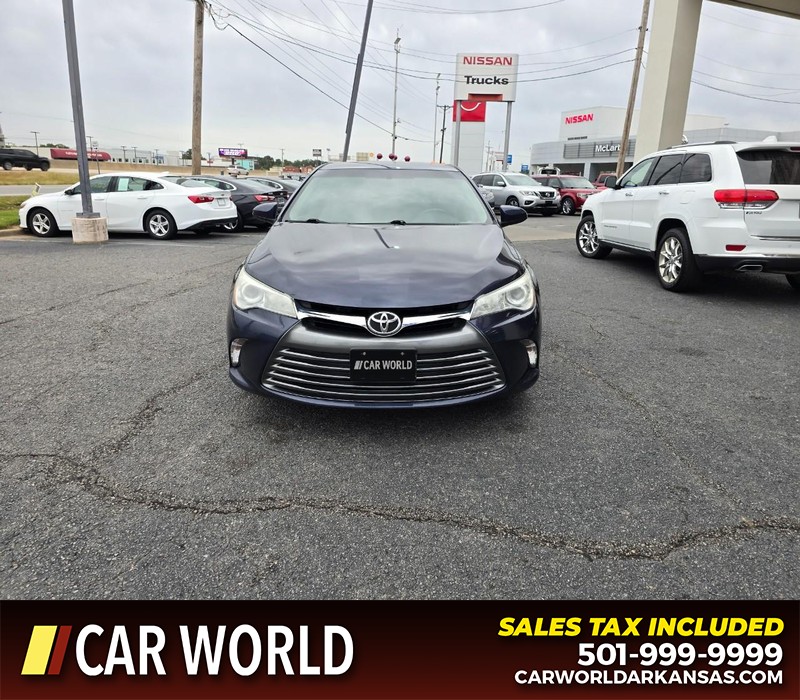 Toyota Camry Vehicle Full-screen Gallery Image 2