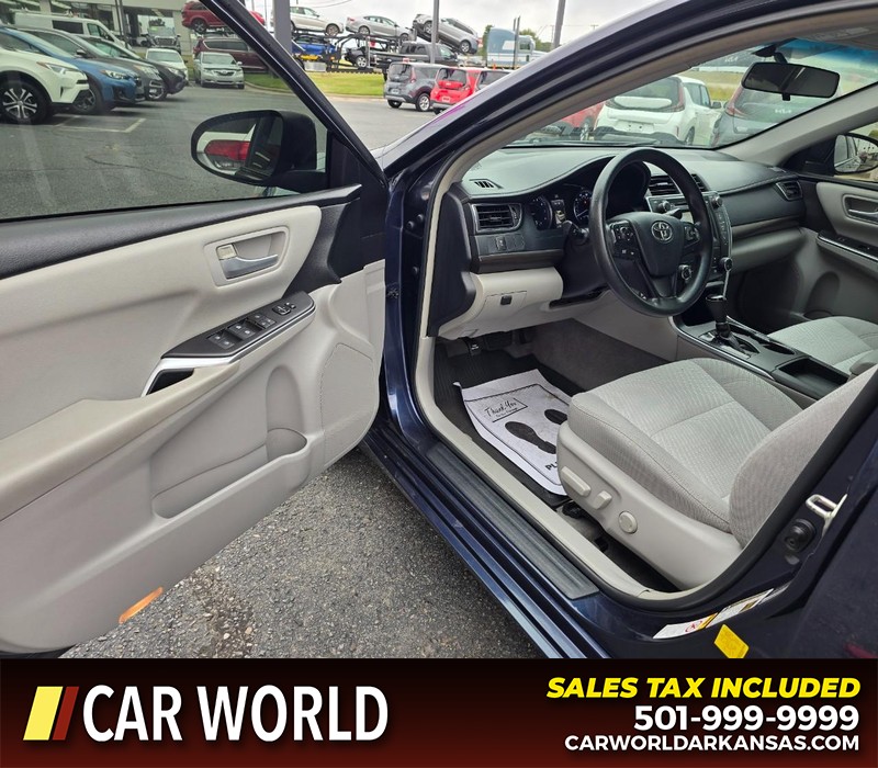 Toyota Camry Vehicle Full-screen Gallery Image 7