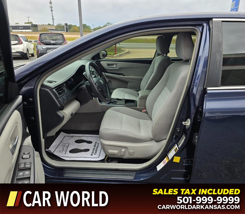 Toyota Camry Vehicle Full-screen Gallery Image 8