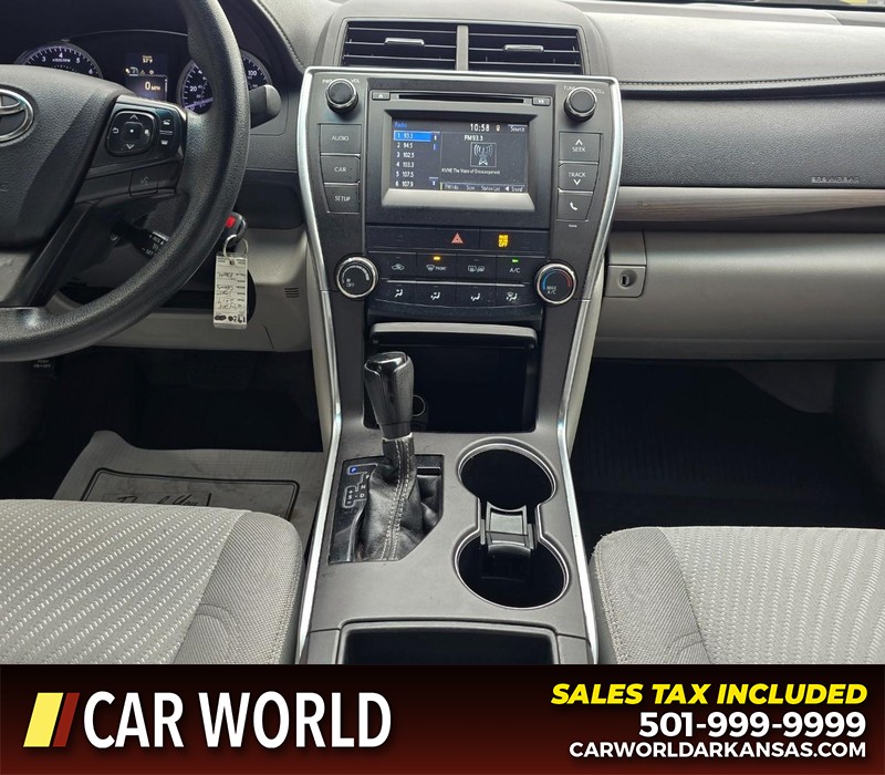 Toyota Camry Vehicle Full-screen Gallery Image 18