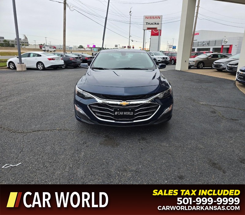 Chevrolet Malibu Vehicle Full-screen Gallery Image 2