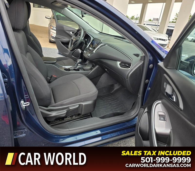 Chevrolet Malibu Vehicle Full-screen Gallery Image 11