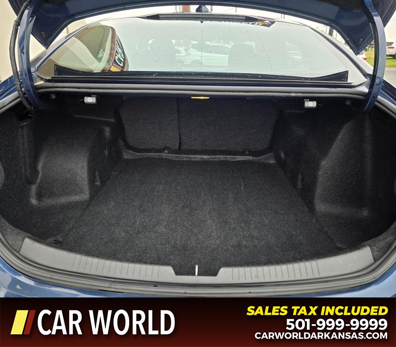 Chevrolet Malibu Vehicle Full-screen Gallery Image 13