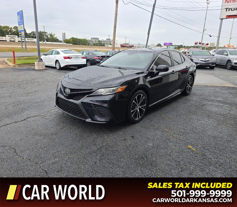 Toyota Camry Vehicle Full-screen Gallery Image 3