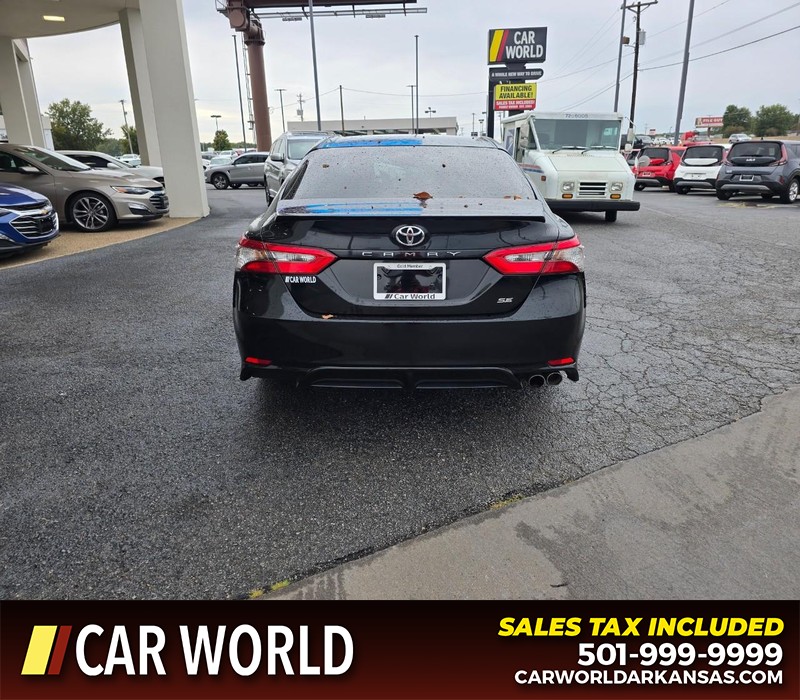 Toyota Camry Vehicle Full-screen Gallery Image 5