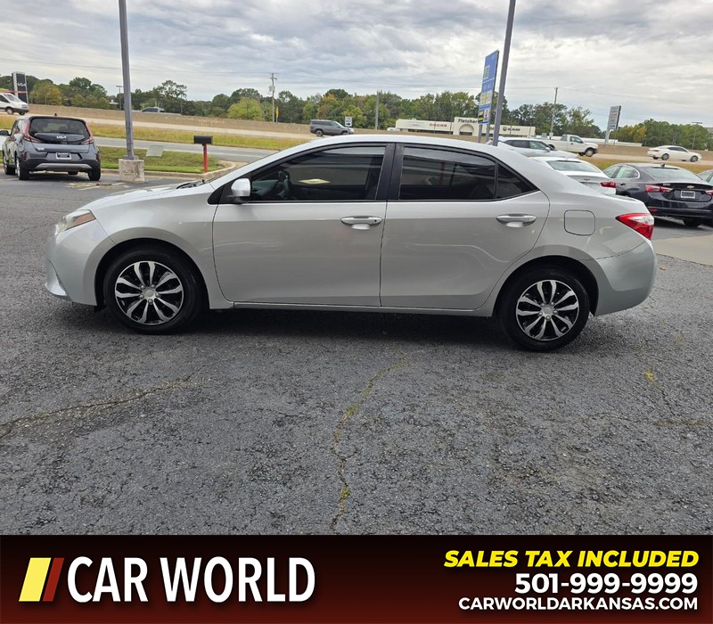 Toyota Corolla Vehicle Full-screen Gallery Image 4