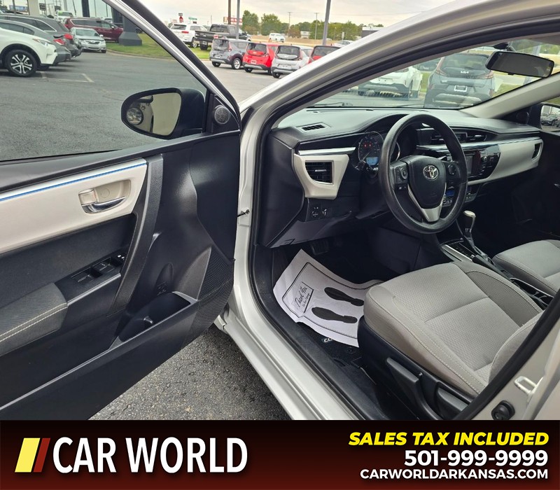 Toyota Corolla Vehicle Full-screen Gallery Image 7