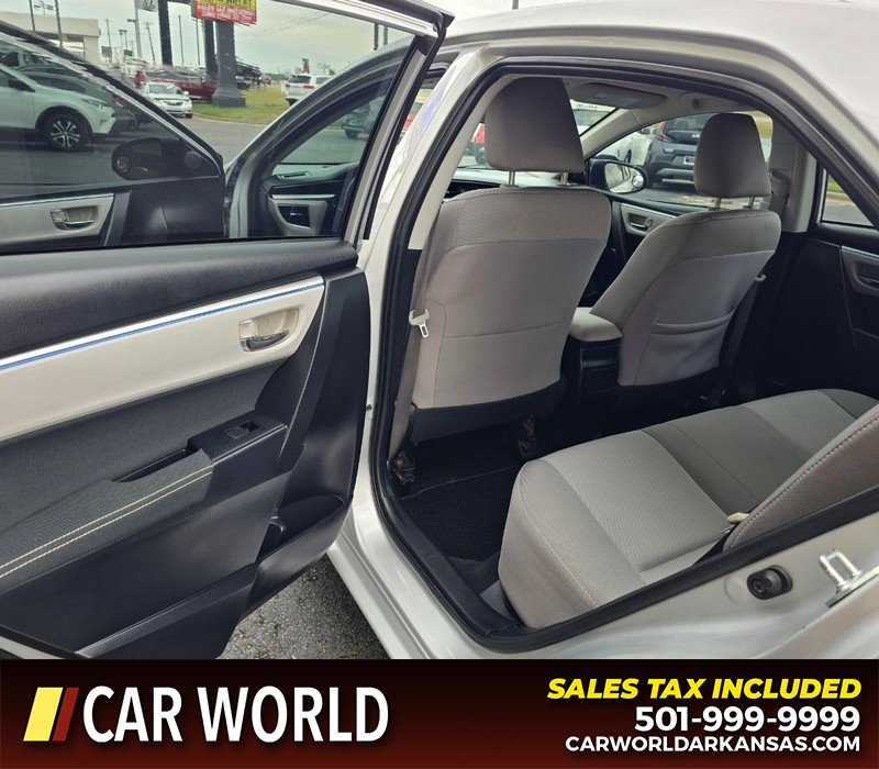 Toyota Corolla Vehicle Full-screen Gallery Image 9