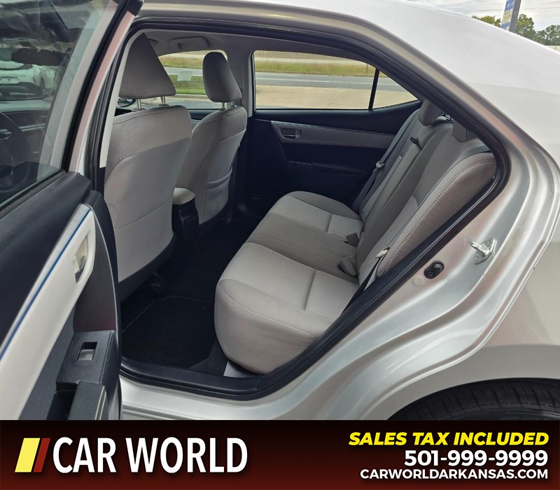 Toyota Corolla Vehicle Full-screen Gallery Image 10