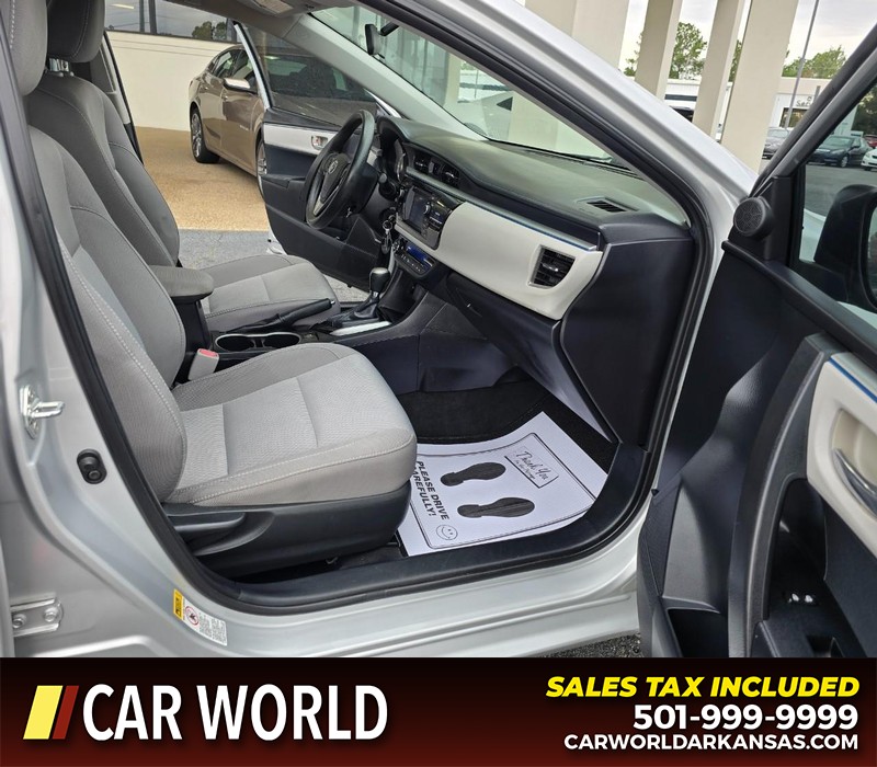 Toyota Corolla Vehicle Full-screen Gallery Image 11
