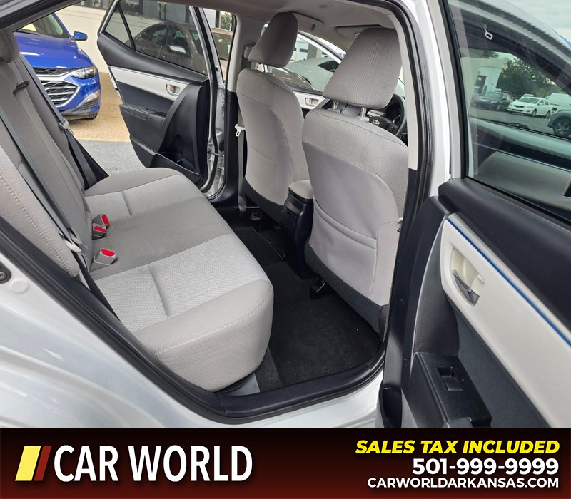 Toyota Corolla Vehicle Full-screen Gallery Image 12