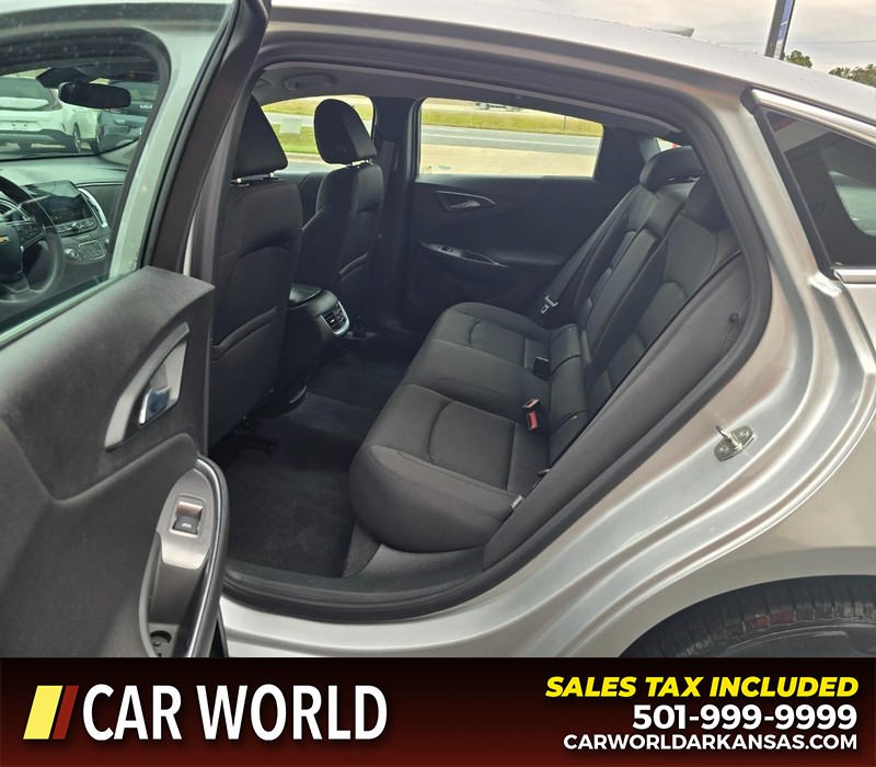 Chevrolet Malibu Vehicle Full-screen Gallery Image 10